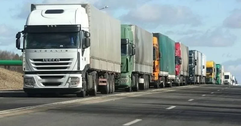 Dövlət sərhədindəki gömrük postlarında gözləyən TIR ların sayı açıqlandı FOTO