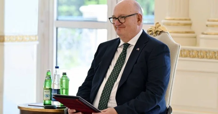 Yeni səfir azərbaycanca ilk paylaşımını etdi