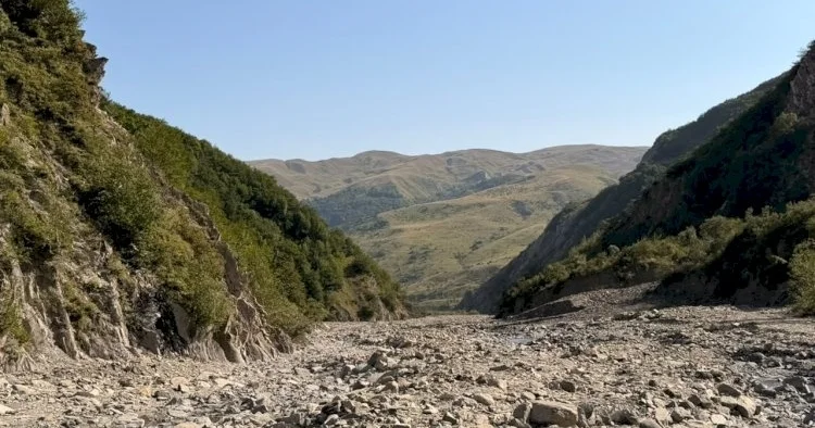 Azərbaycanda belə yer varmış Təbiətin gizlətdiyi möcüzə VİDEO