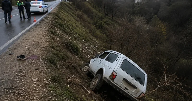Göygöldə piyadanı vuran Niva dərəyə yuvarlandı: Yaralılar var