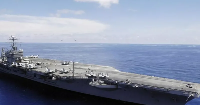 USS Abraham Lincoln покидает Ближний Восток