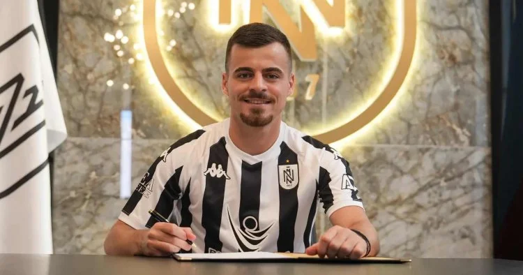 Neftçi serbiyalı yarımmüdafiəçi transfer etdi RƏSMİ