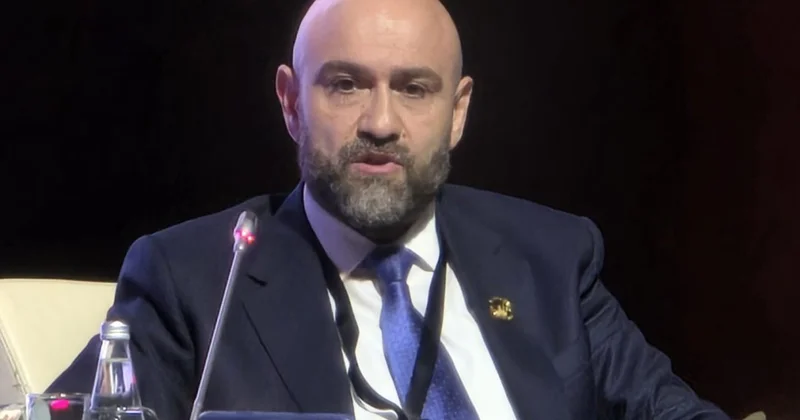 Babək Hüseynov SOCAR ın vitse prezidenti vəzifəsindən azad olunub?