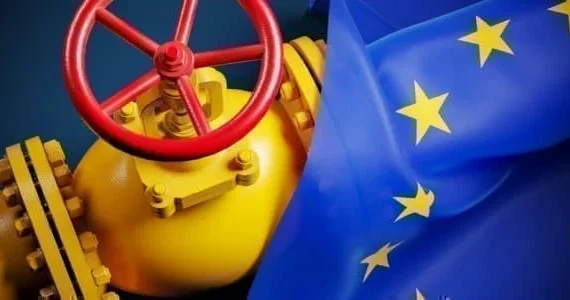 Цена газа в Европе впервые с марта превысила 800 долларов