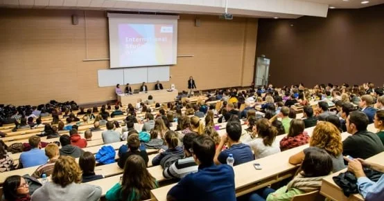 Özəl universitetlər Bakıdan köçürülə bilər Yeni TƏKLİF GÜNDƏMDƏ