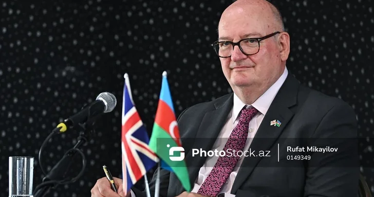 Данкан Норман заявил о заинтересованности Лондона в проектах зеленой энергетики в Азербайджане