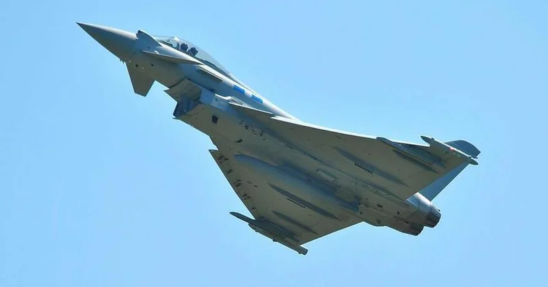 Britaniya qırıcıları Polşa səmasında