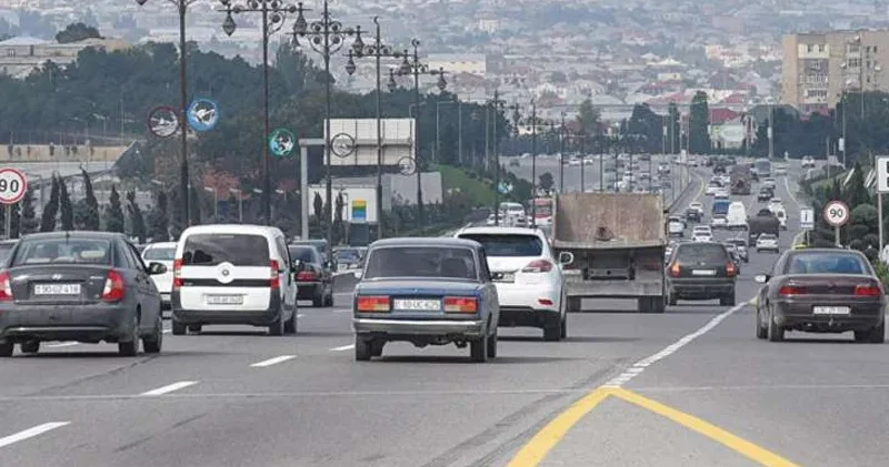 Sabah bu küçədən maşınla keçmək QADAĞANDIR