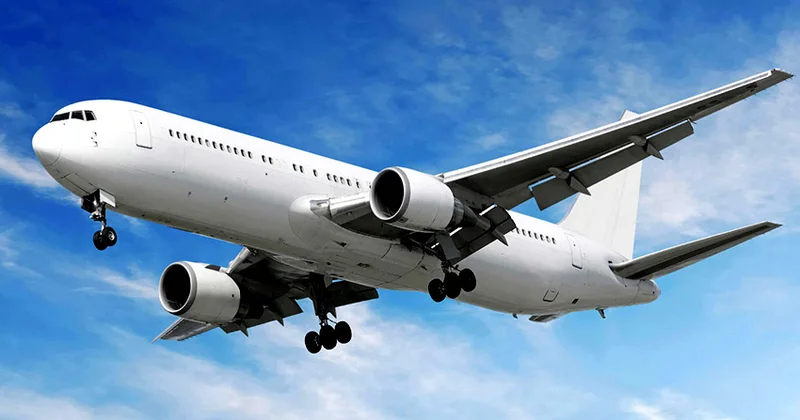 Boeing 777 Bakıya məcburi eniş etdi