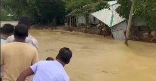 В Бангладеш прорвало дамбу много погибших ВИДЕО