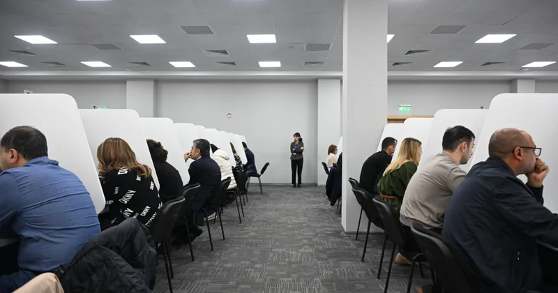Hakimliyə namizədlərlə test imtahanı keçirilir