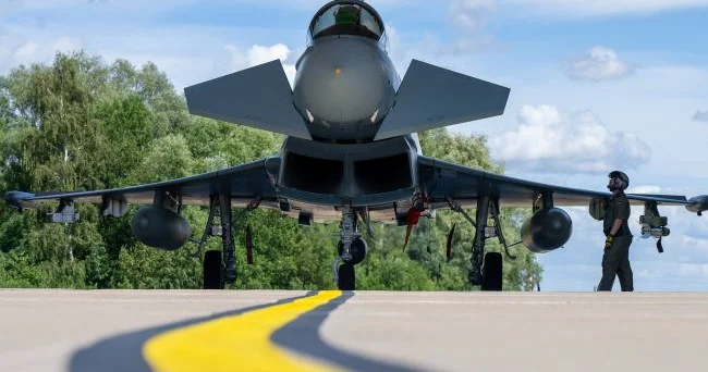 Britaniyanın “Eurofighter” qırıcı təyyarələri Polşa səmasında patrul etməyə başlayıb