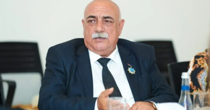 Kimin dəyirmanına su tökdüyünüzün fərqindəmisiniz?