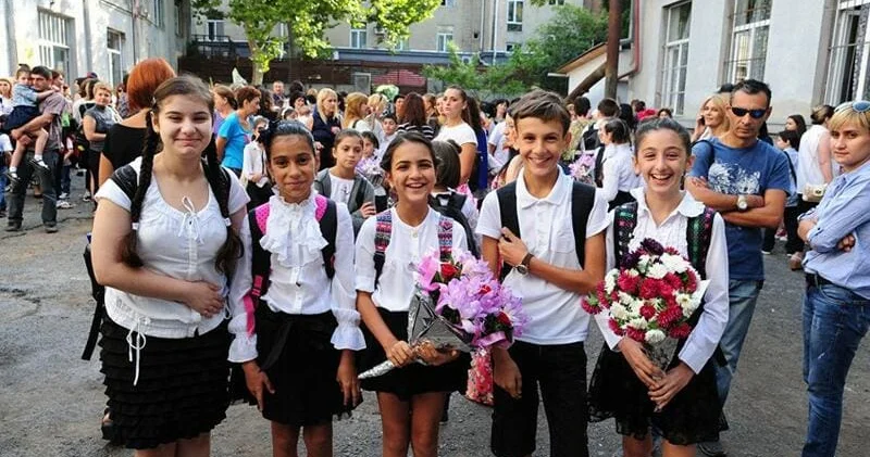 Şagirdlərin geyim forması təsdiqləndi