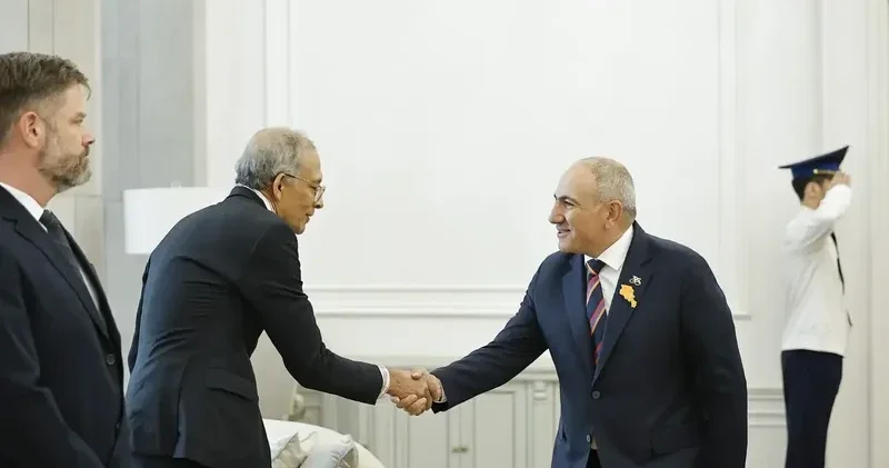 Paşinyan Ermənistan iqtisadiyyatını Nobel alan iqtisadçıya həvalə etdi