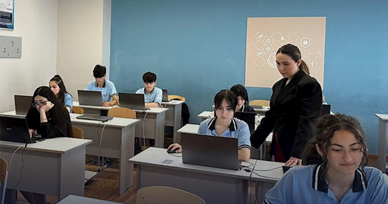 Qızlar oğlanlardan daha “ağıllıdır”? PISA nın maraqlı nəticələri
