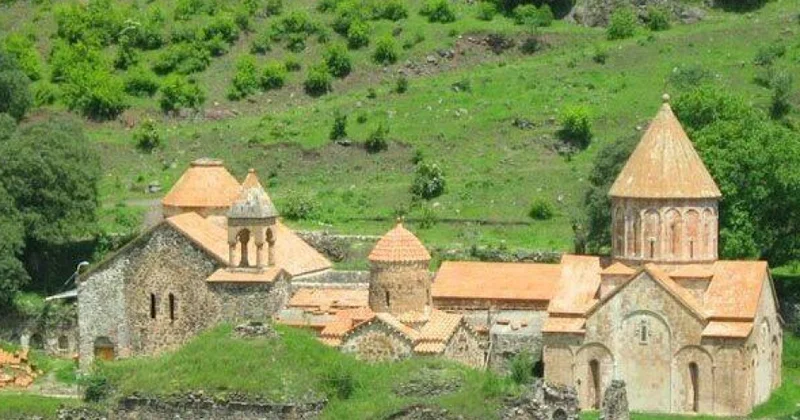 Xudavəng və Gəncəsər monastırları Albaniya tarixinin mühüm yadigarlarıdır