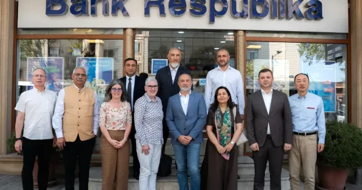 AİB Direktorlar Şurasının üzvləri Gəncədə Bank Respublika nın maliyyələşdirdiyi bizneslərlə tanış olublar ®