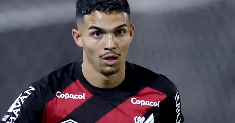 Barselona 19 yaşlı futbolçunun transferi üçün 9 klubla yarışır