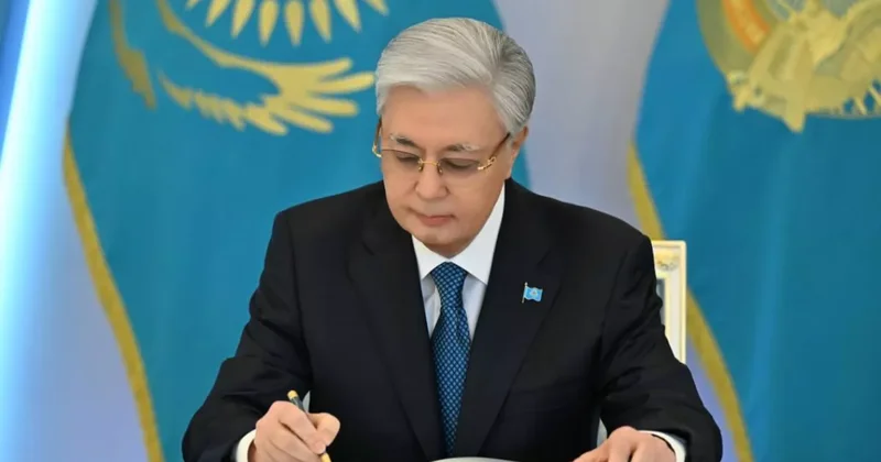 Токаев сменил главнокомандующего