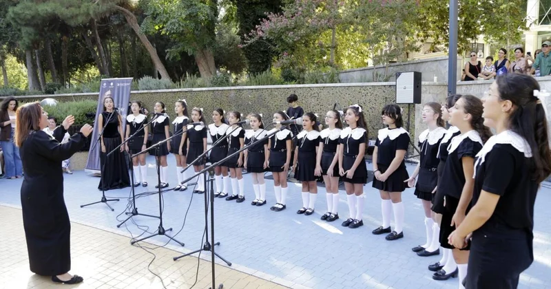 Dövlət Uşaq Filarmoniyası istedadlı yetirmələri ilə musiqi bayramına öz töhfəsini verməyə davam edir (Foto)
