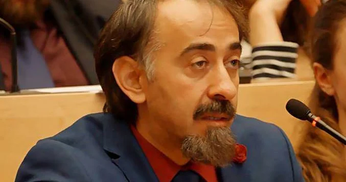 Professor vəfat edən qızına mahnı bəstələdi Video