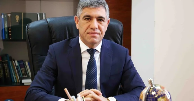 Vüqar Bayramov: Bir tərəfdən sülh deyirlər, digər tərəfdən...