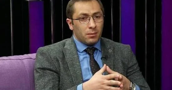 Dərsliklər niyə hər il dəyişir?