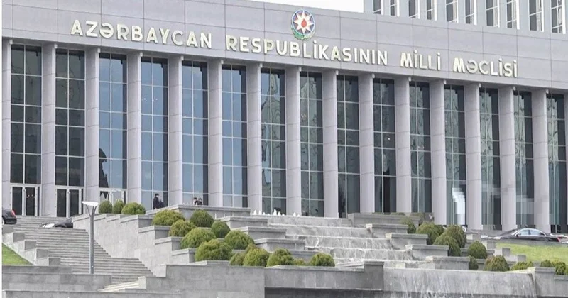 Milli Məclisdə səhiyyə naziri tənqid olundu: Ona yaxın düşmək olmur...
