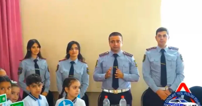 Məktəblilərə yol hərəkəti təhlükəsizliyi ilə bağlı maarifləndirici görüşlər keçirilib VİDEO