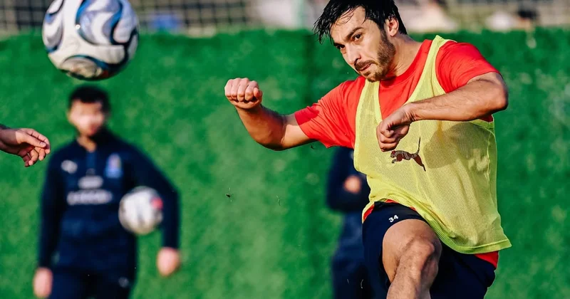 Futbol millimiz Bakıda məşqlərini davam etdirir FOTO