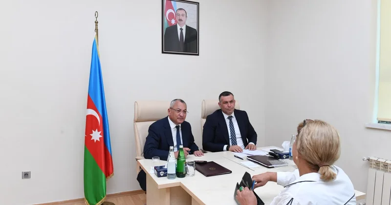 Rövşə Rzayev keçmiş məcburi köçkünlərlə görüşdü