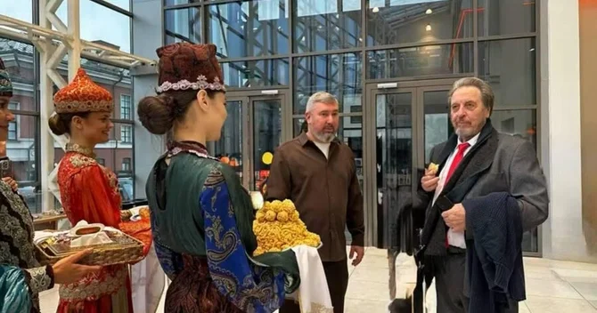 İlon Maskın atası Kazana gedib