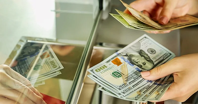 Dollar saxlayanların diqqətinə: Təcili pulunuzu bununla dəyişin!