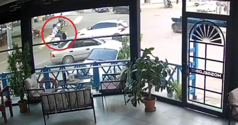 Motosikletlə şou göstərdi avtomobilə çırpıldı yaralılar var
