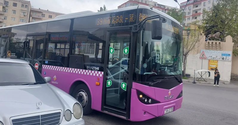 Sumqayıtda marşrut avtobusu ilə minik avtomobili toqquşdu