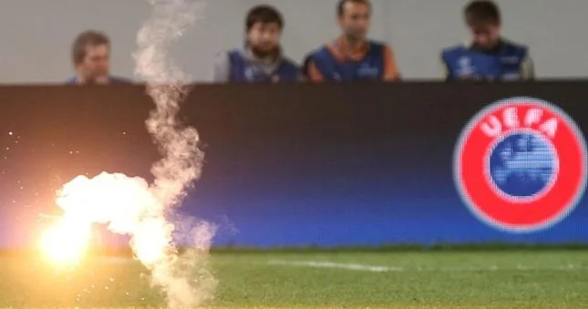 Napoli nin 180 azarkeşi Niderlanddan qovuldu