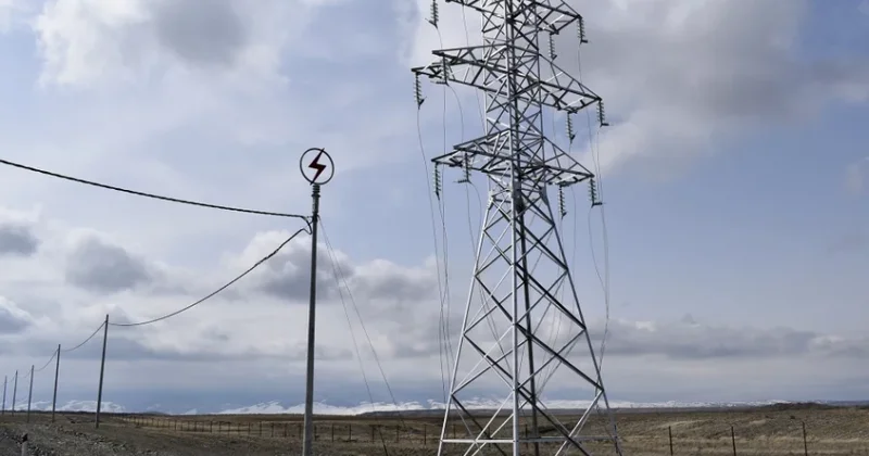 Azərbaycanda qırılıb yerə düşən elektrik xətti dəhşətli hadisəyə səbəb oldu