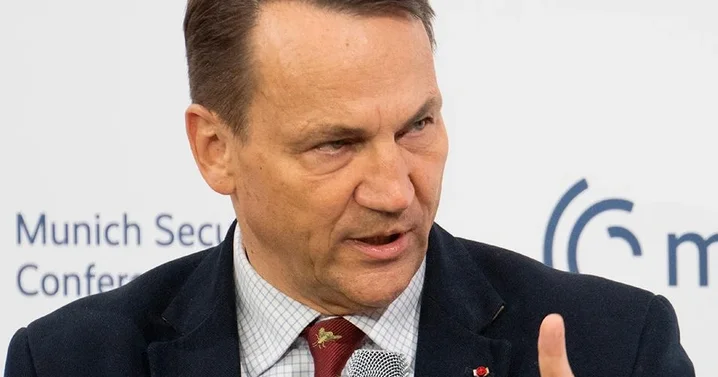 Varşava Putinin Budapeştə təhlükəsiz uçuşuna zəmanət vermir