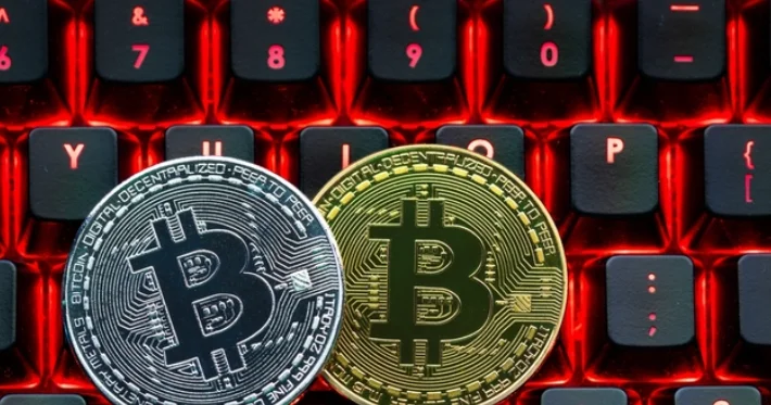 Bitkoin yenidən 111.000 dolları ötdü