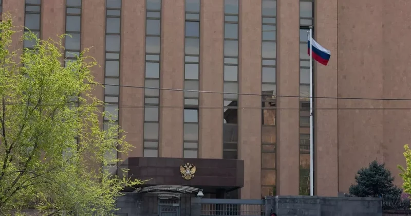 В Армении водители грузовиков планируют осадить посольство России Видео