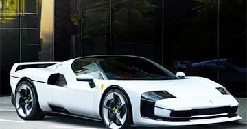 Ferrari özünün ən məşhur superkarını yeni formatda canlandırıb...