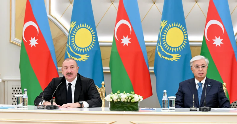 Президент Азербайджана пригласил Токаева посетить Баку