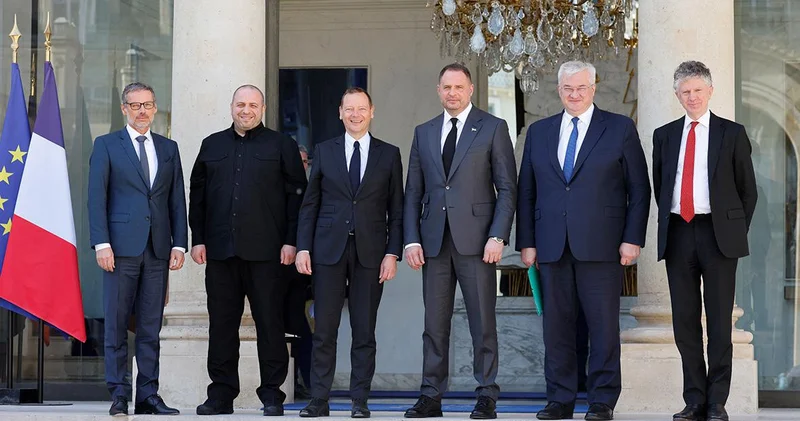 Коалиция желающих обсудит план урегулирования в Украине