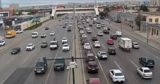 Bakının tıxaclı yolları SİYAHI