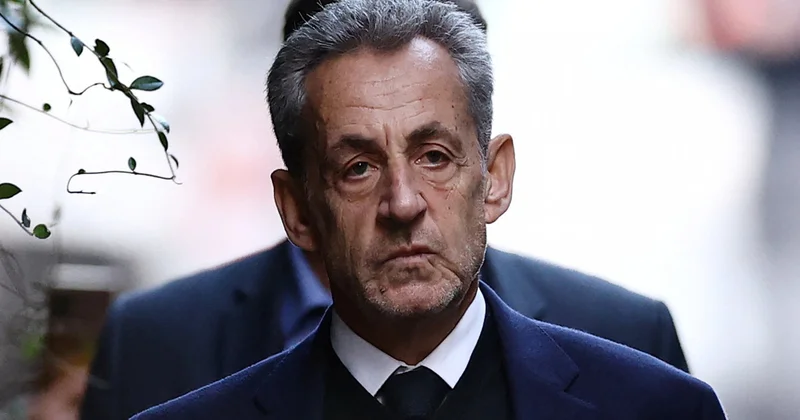 Sarkozi həbsxanada kitab yazmağa başlayıb
