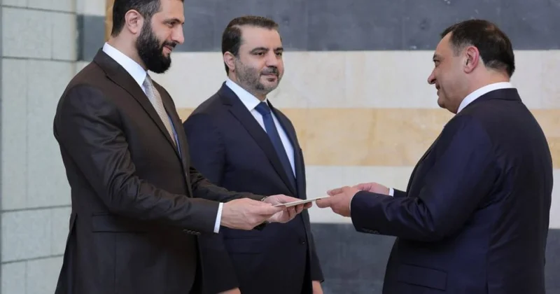 Ermənistan səfiri etimadnaməsini Əhməd əl Şaraaya təqdim edib