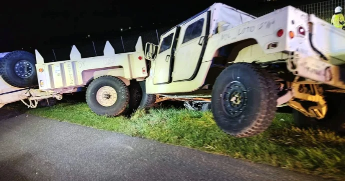 Hərbi avtomobil karvanı qəzaya uğrayıb, xəsarət alanlar var FOTO