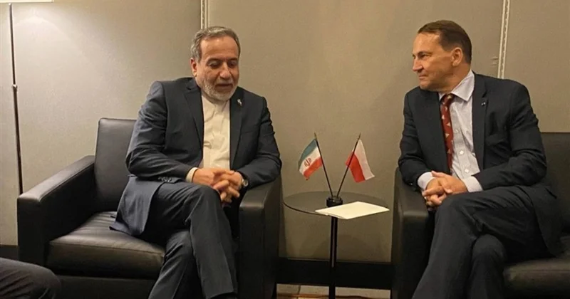 Sosial şəbəkədə Polşa İran diplomatik dueli