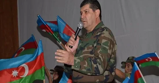 Hərbi paradın aparıcısı Şəmistan Əlizamanlı olsun Qarabağ qazilərindən TƏKLİF